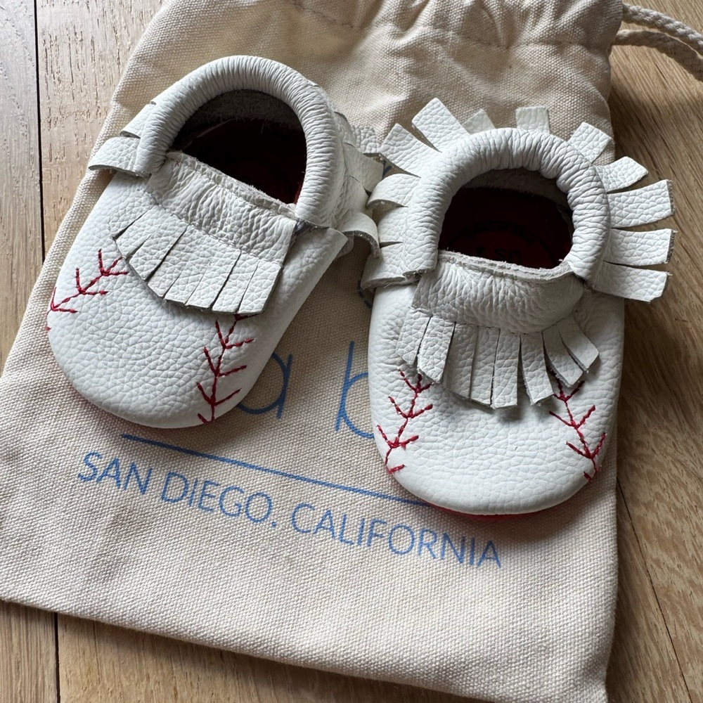 Baseball Stitch White Baby Moccasins Sz 3 BirdyRock Baby